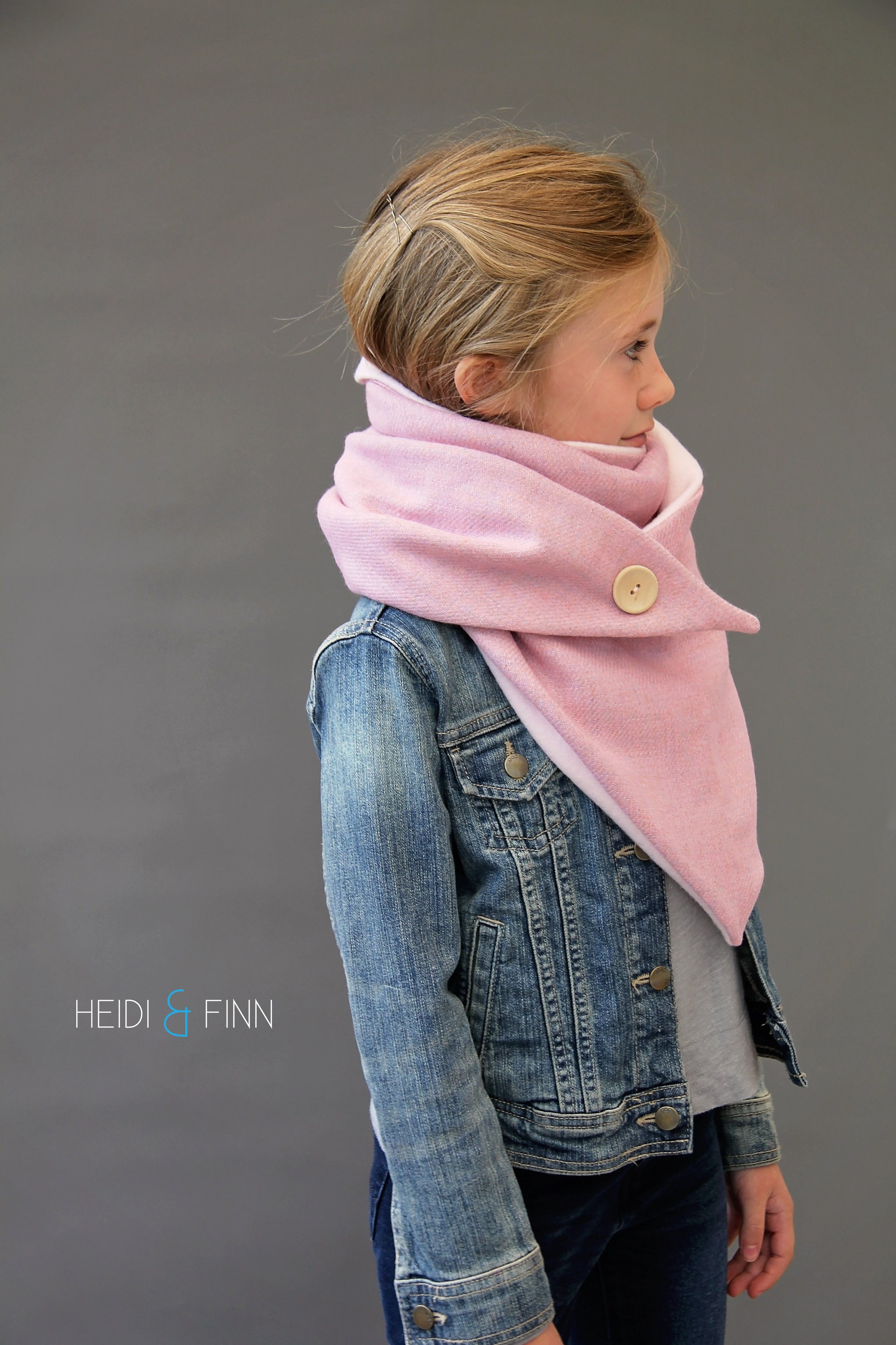 Triangle Scarf – Heidi&Finn